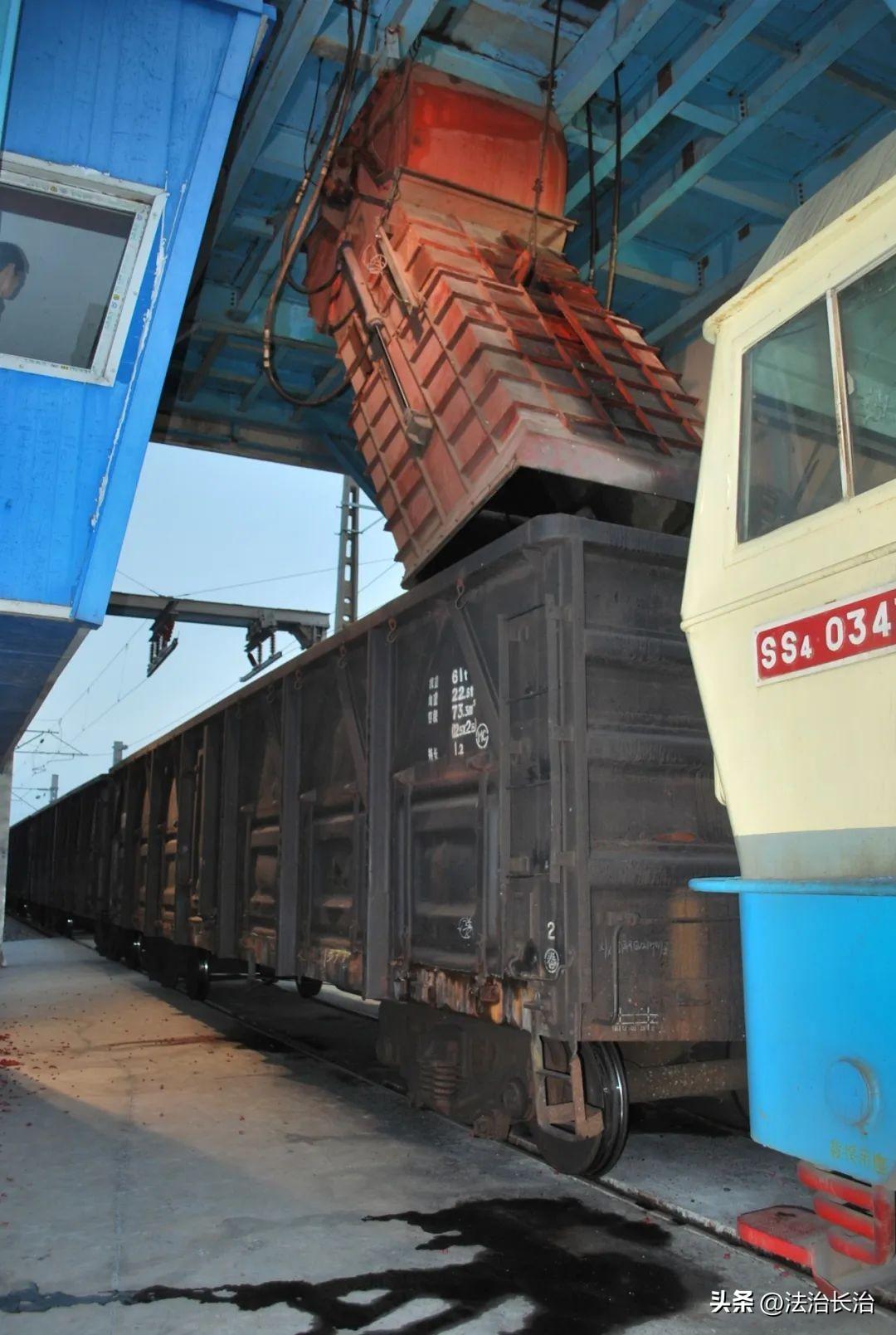 矿山知识库：山西充填采矿法 - 揭秘地下300米绿色采矿技术，解决地表沉降与环保难题