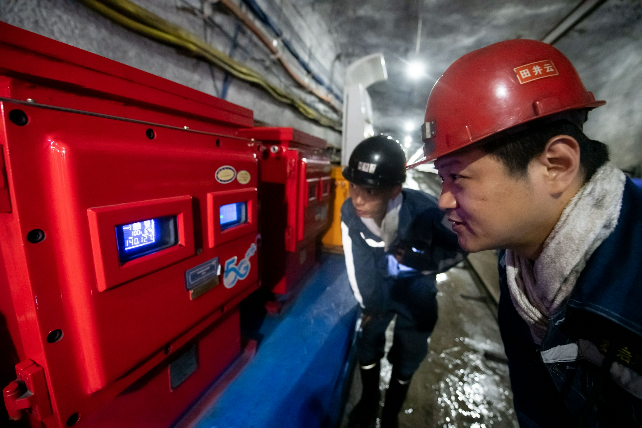智能装备技术：山西矿用传感器如何守护矿工安全，让地下作业更安心