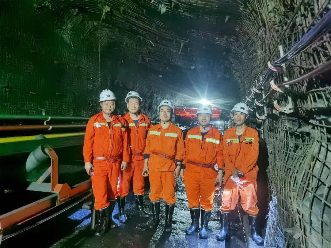 晋矿智造研：综采远程操控如何让矿工告别危险井下，实现地面安全高效采煤