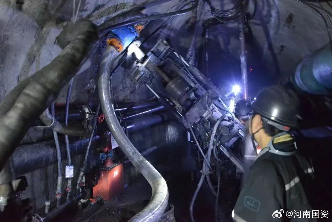 矿山知识库：保水瓦斯协同管理指南 - 安全高效解决矿井水与瓦斯平衡难题