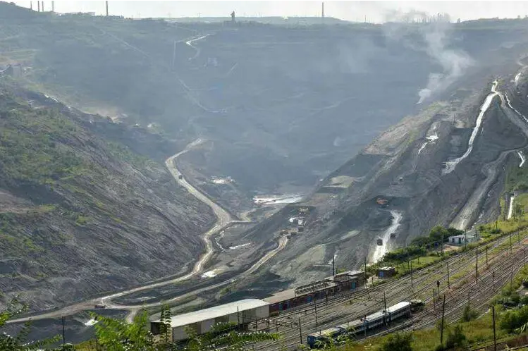 地质数字技术：煤层厚度预测 - 精准透视地下煤层，提升煤矿开采效率与安全