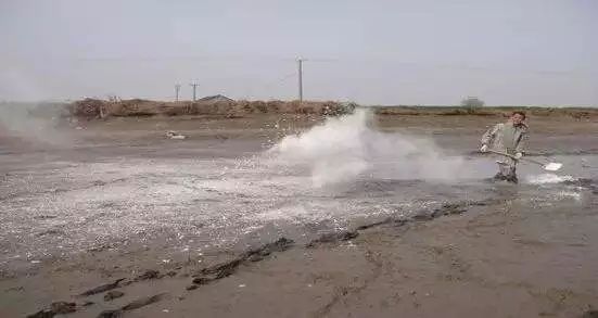 矿山知识库：保水土壤改良 - 快速恢复矿区生机，告别干涸与污染