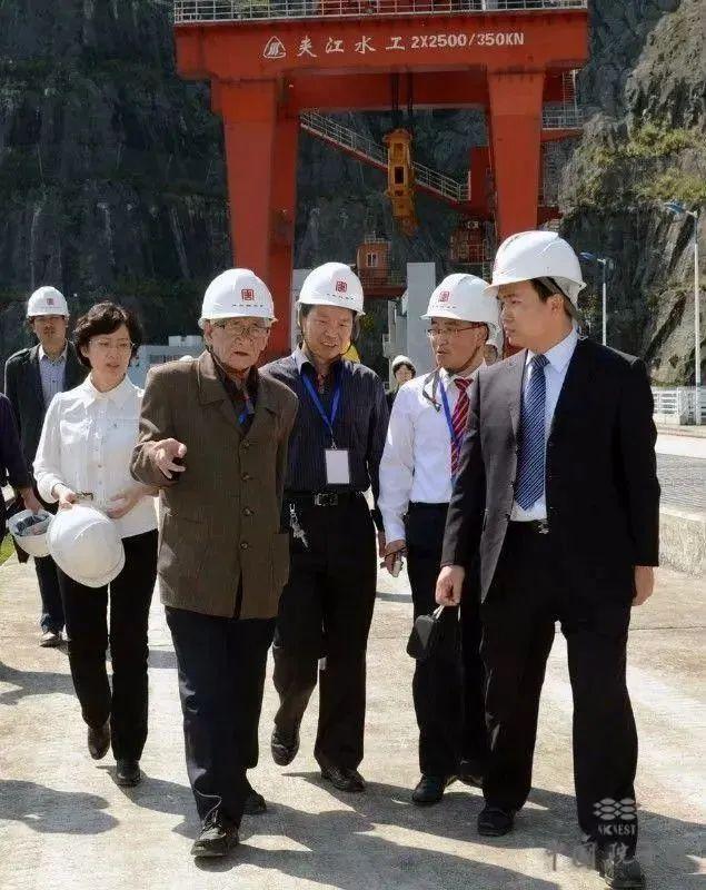 低碳技术：瓦斯监测如何精准管控甲烷排放，助力企业实现安全高效与碳减排双赢